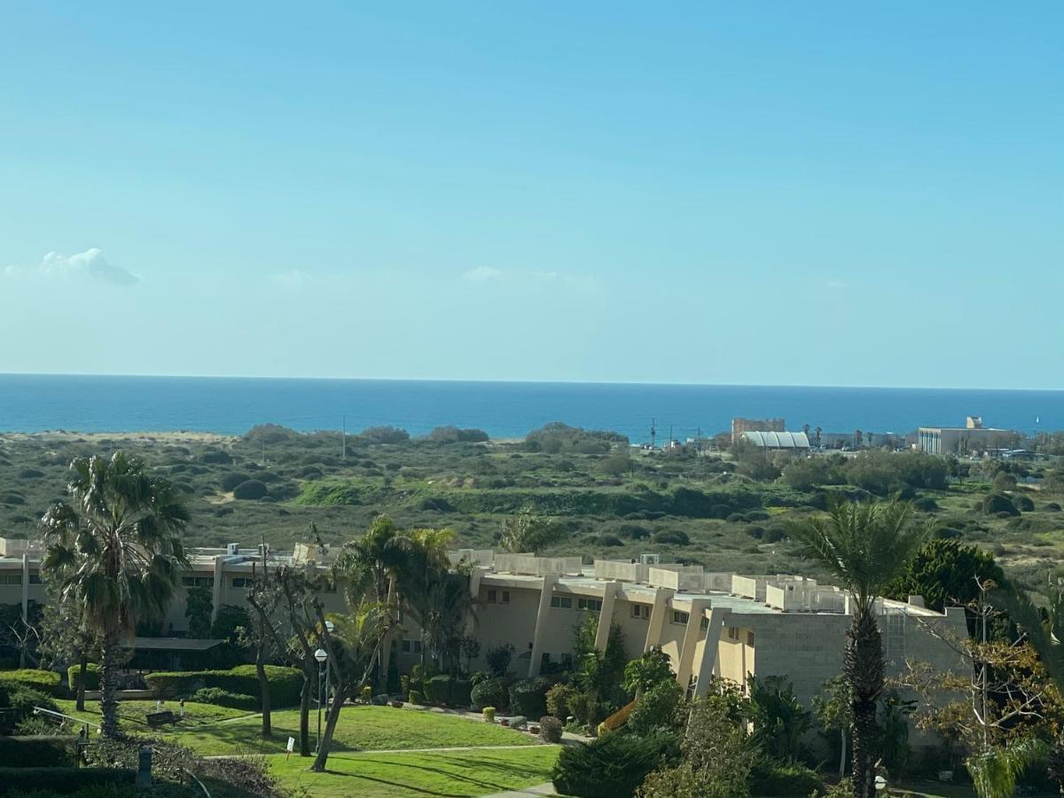 קיסריה נאות גולף- Oren Apartment ภายนอก รูปภาพ