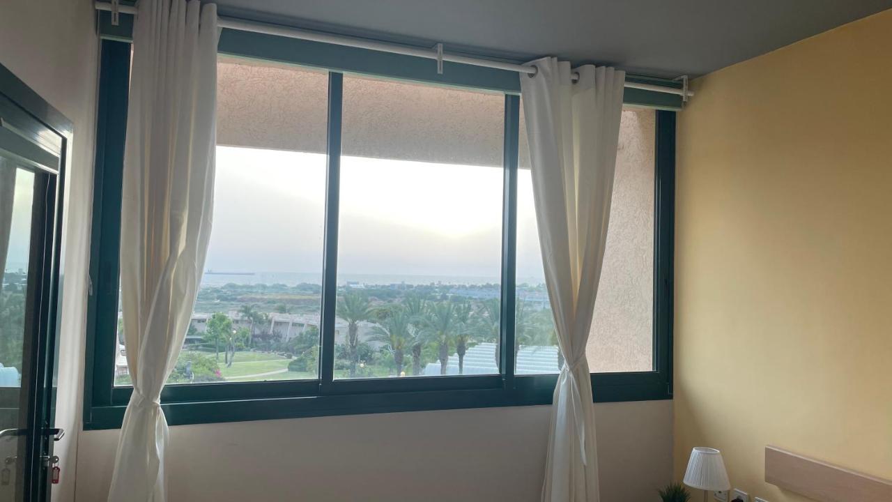 קיסריה נאות גולף- Oren Apartment ภายนอก รูปภาพ