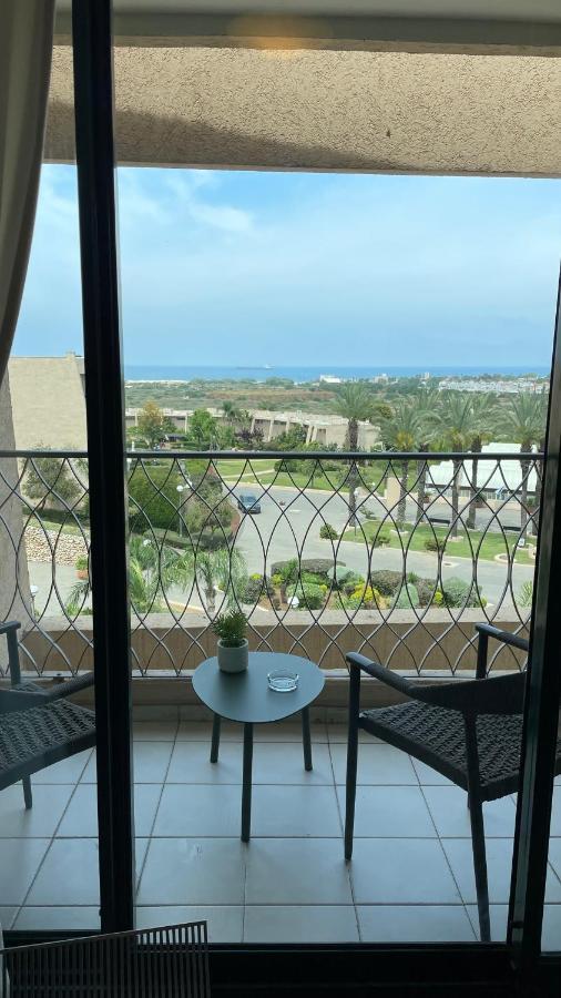 קיסריה נאות גולף- Oren Apartment ภายนอก รูปภาพ