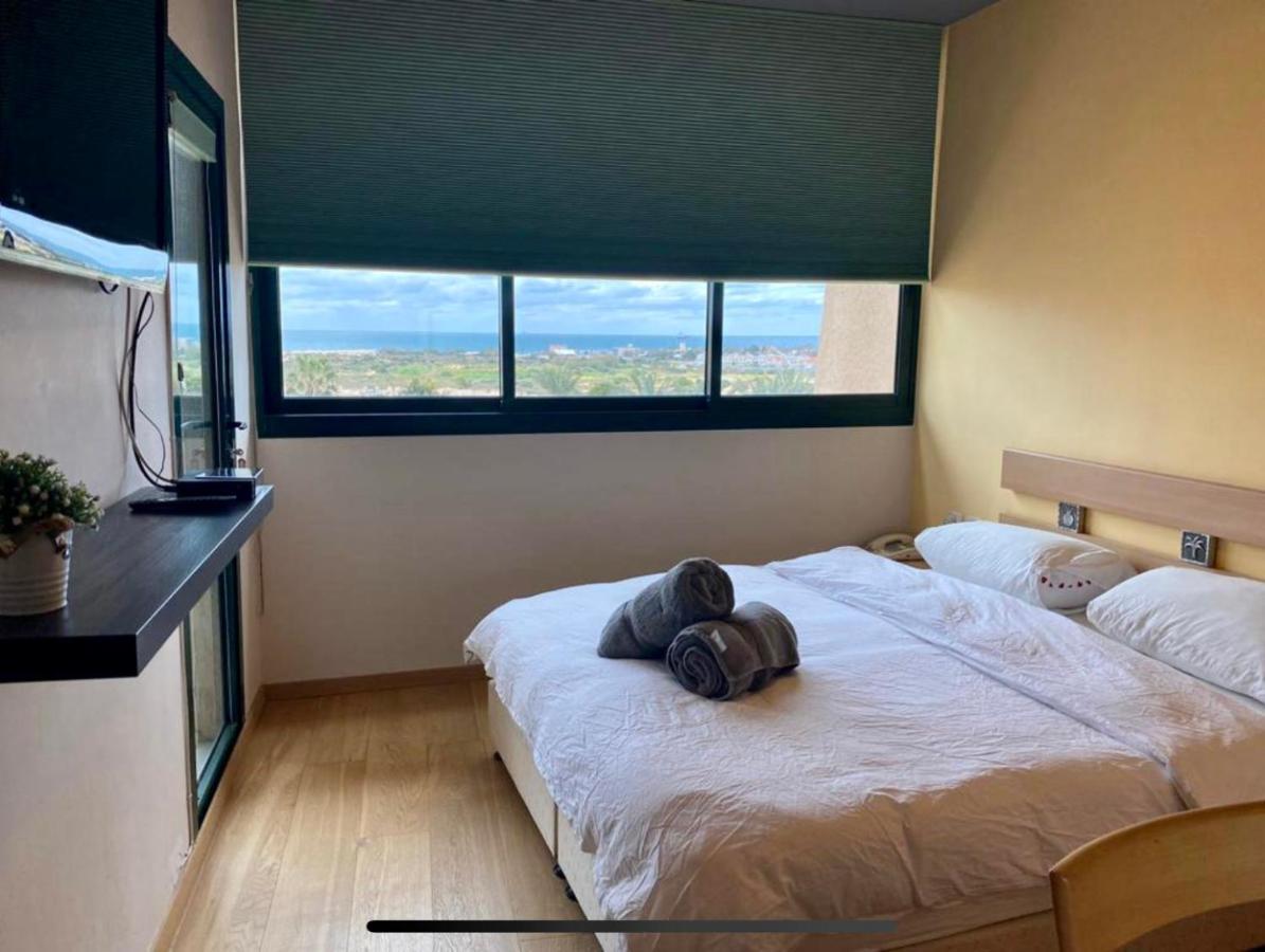 קיסריה נאות גולף- Oren Apartment ภายนอก รูปภาพ