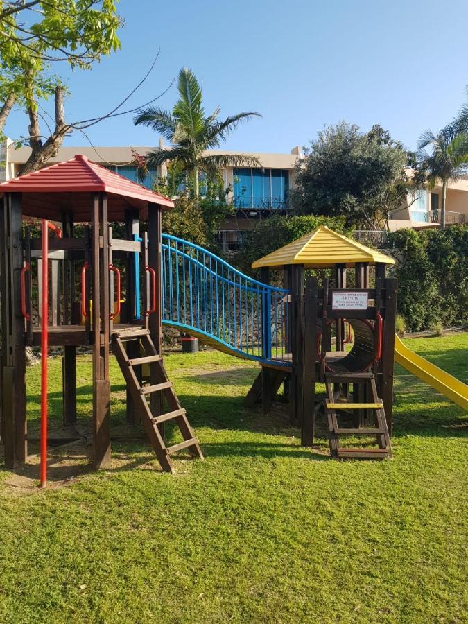 קיסריה נאות גולף- Oren Apartment ภายนอก รูปภาพ